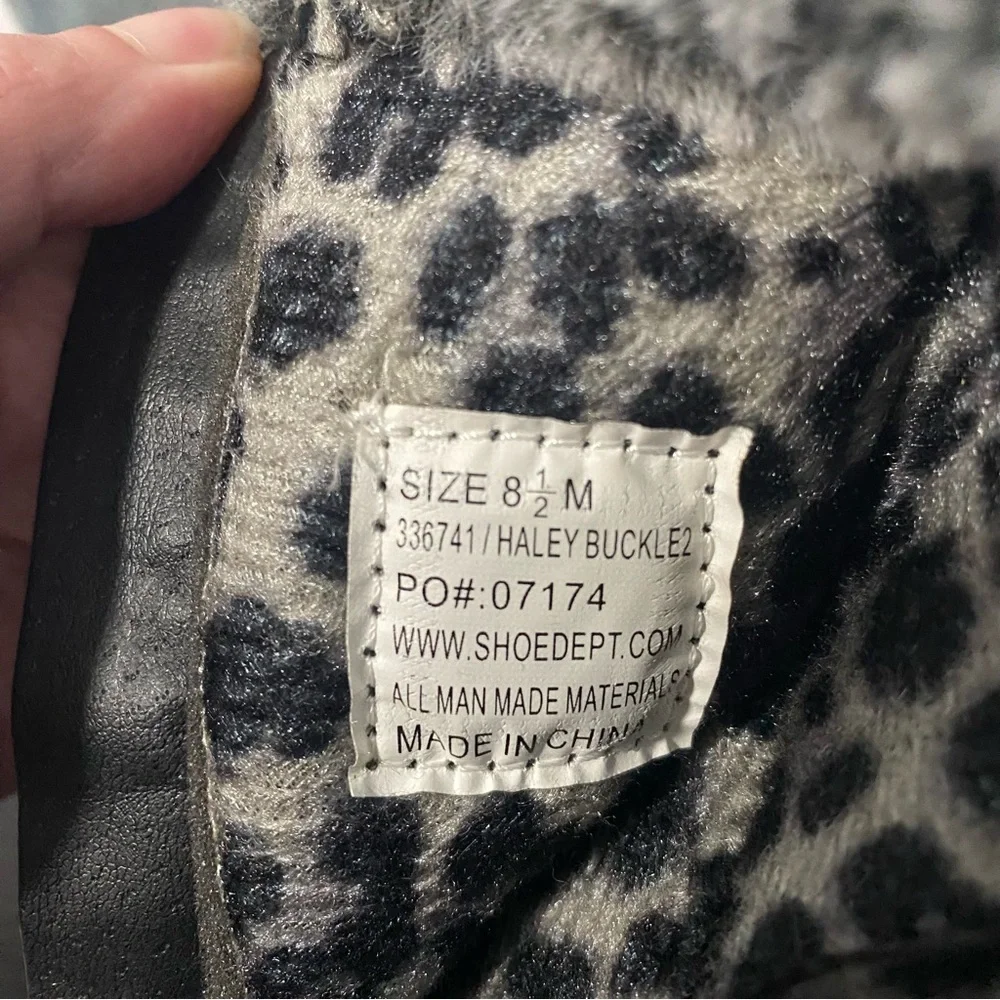 Black Fur-Lined Winter Boots - Picture 7 of 9